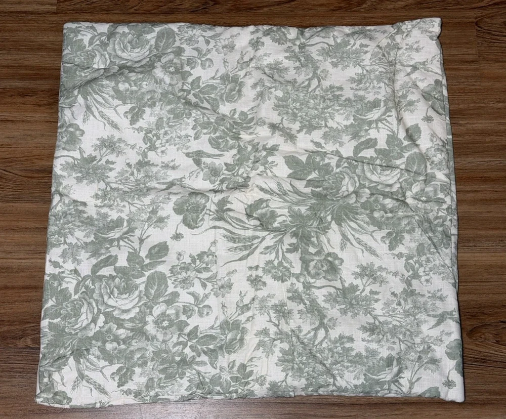 Pottery Barn Sorrel Toile Comforter (1) Euro 26